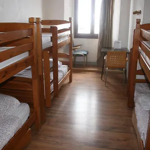 https://hotel-la-rafale.fr-provencehotel.com